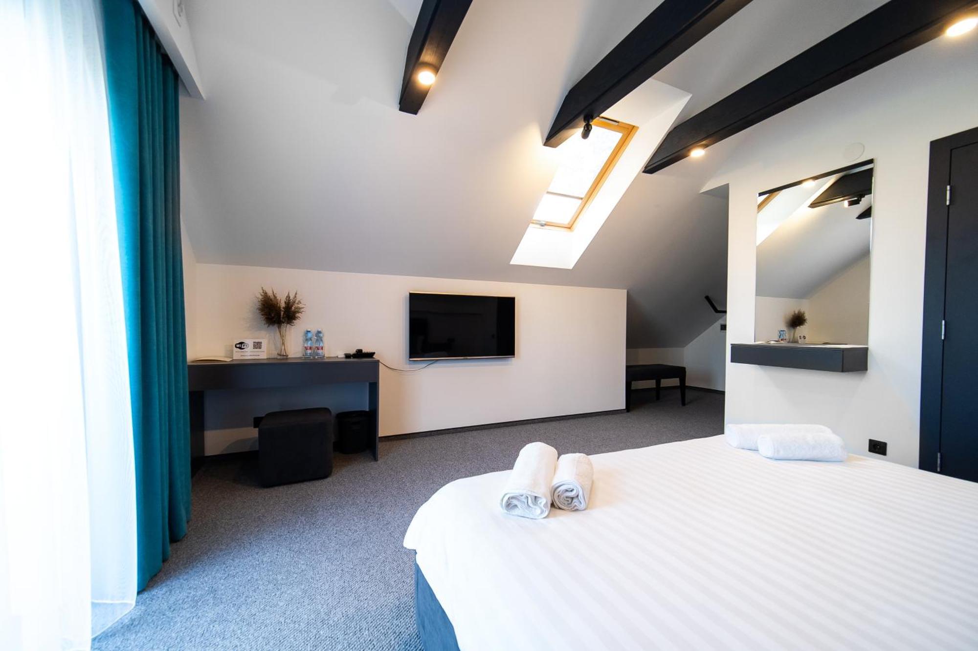Royal Wood Hotel Rokytne  外观 照片