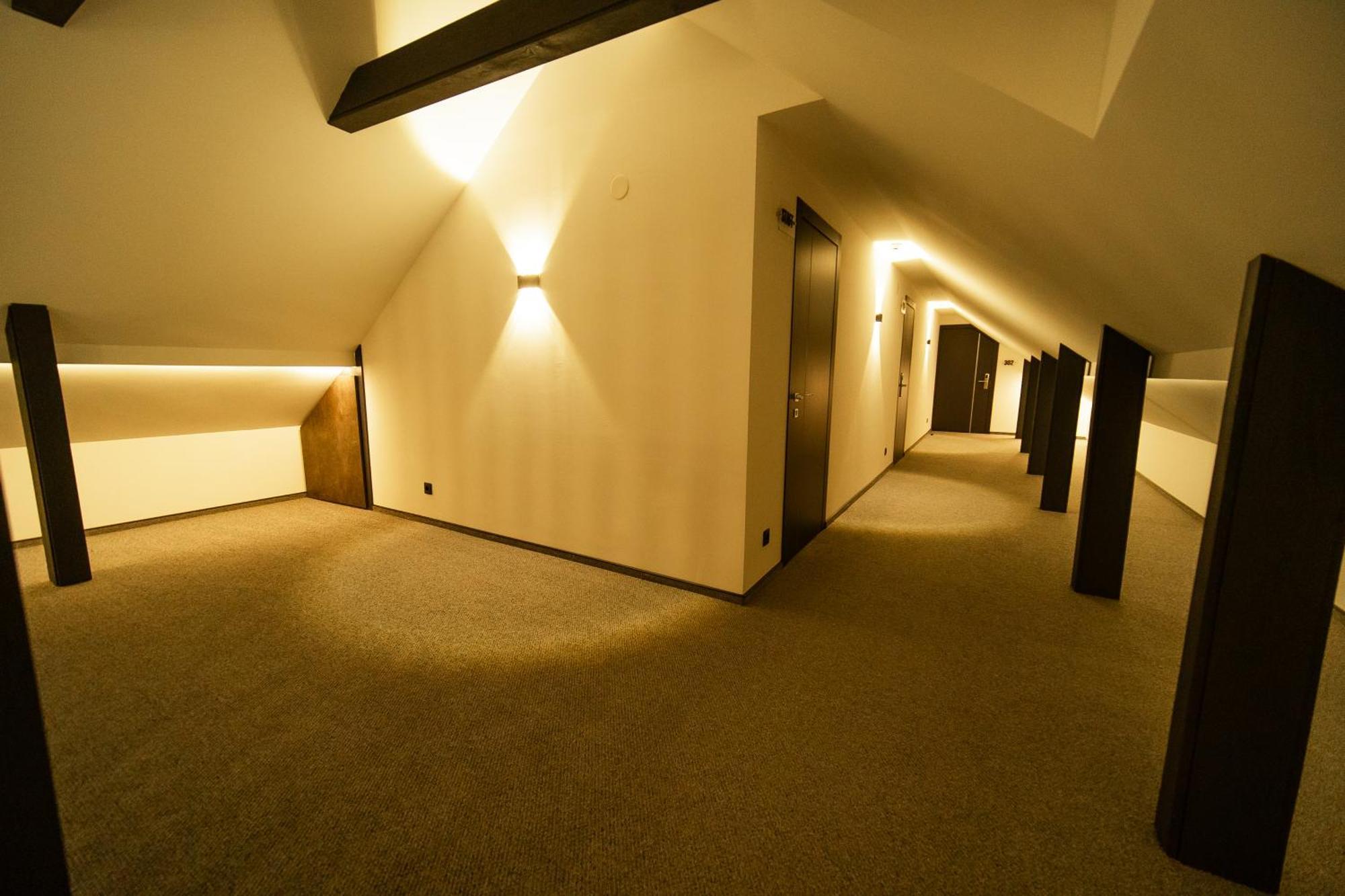 Royal Wood Hotel Rokytne  外观 照片