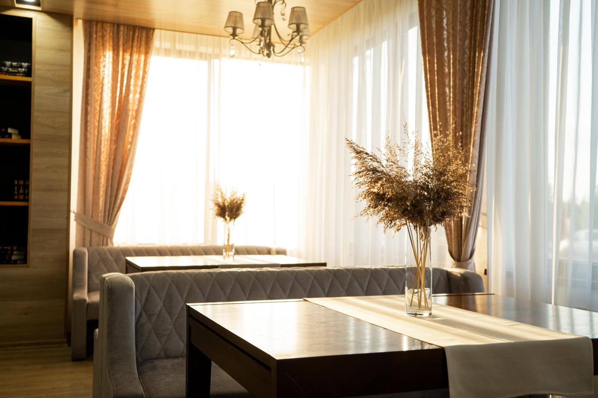Royal Wood Hotel Rokytne  外观 照片